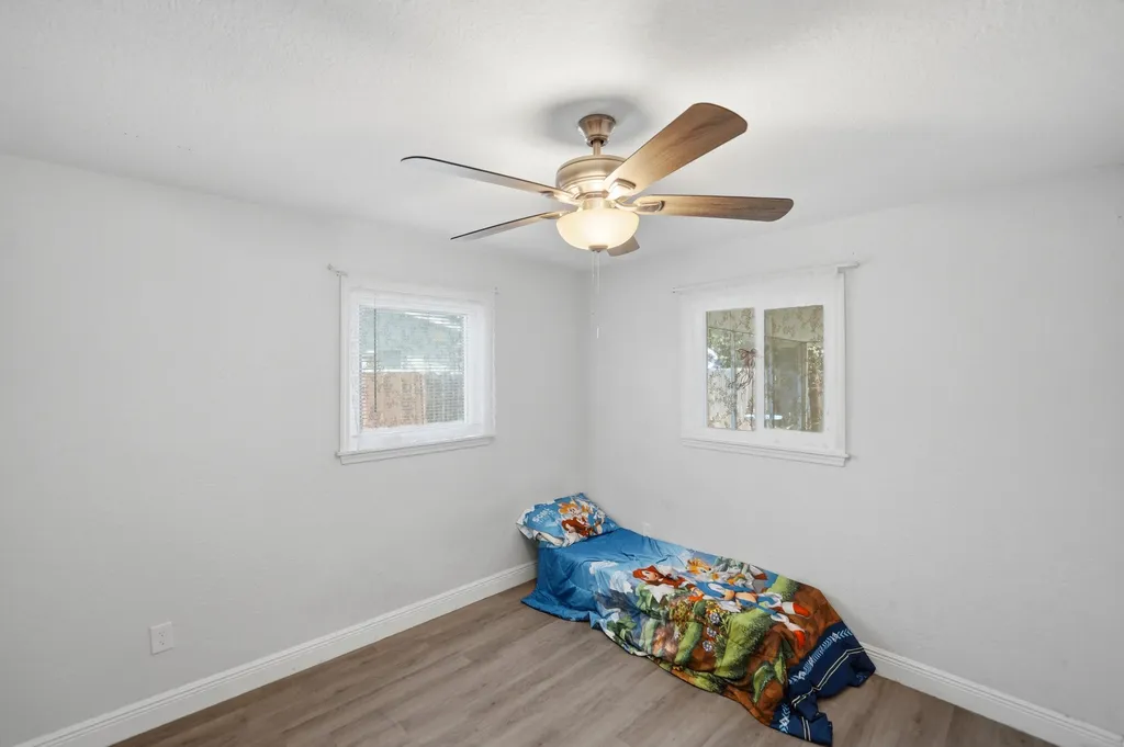 1956 SW 1st Place SW Vero Beach FL 32962