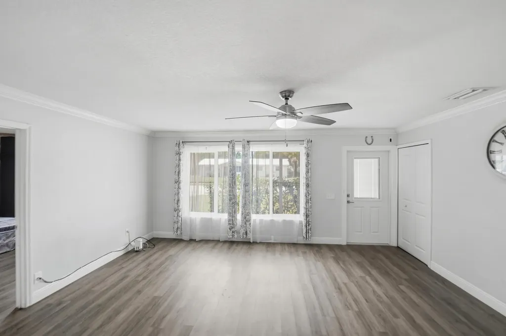 1956 SW 1st Place SW Vero Beach FL 32962