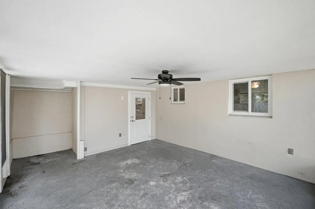 1956 SW 1st Place SW Vero Beach FL 32962