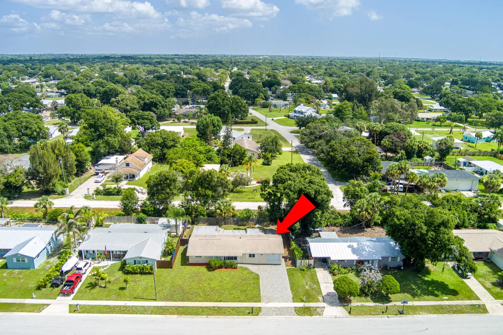 1956 SW 1st Place SW Vero Beach FL 32962