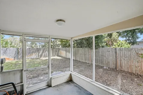 1956 SW 1st Place SW Vero Beach FL 32962