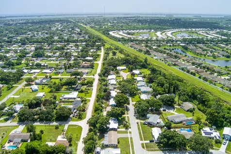 1956 SW 1st Place SW Vero Beach FL 32962