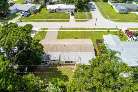 1956 SW 1st Place SW Vero Beach FL 32962