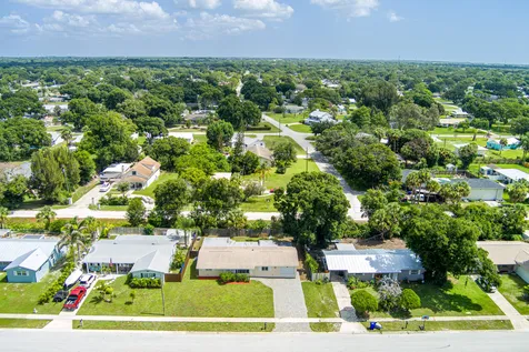 1956 SW 1st Place SW Vero Beach FL 32962