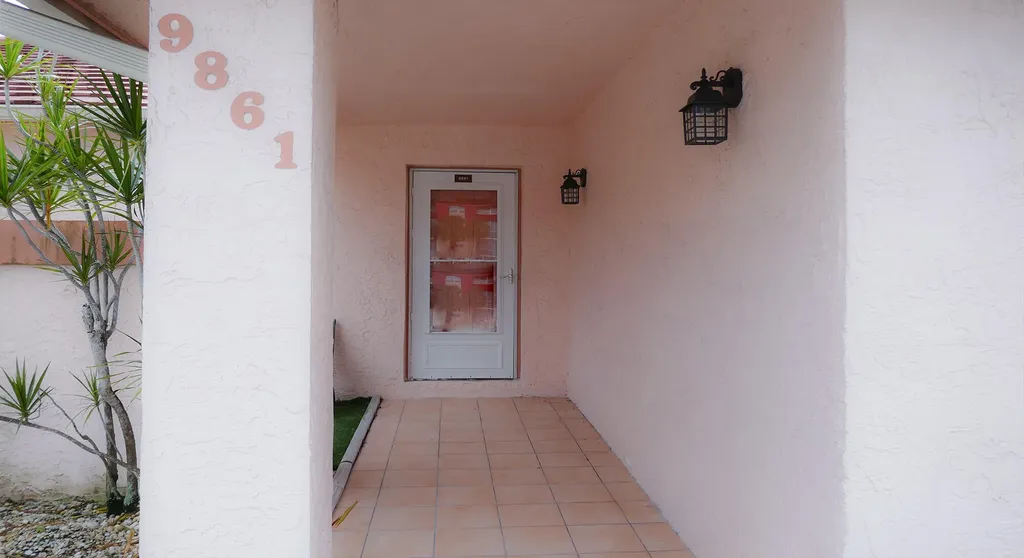 9861 Three Lakes Circle Boca Raton FL 33428