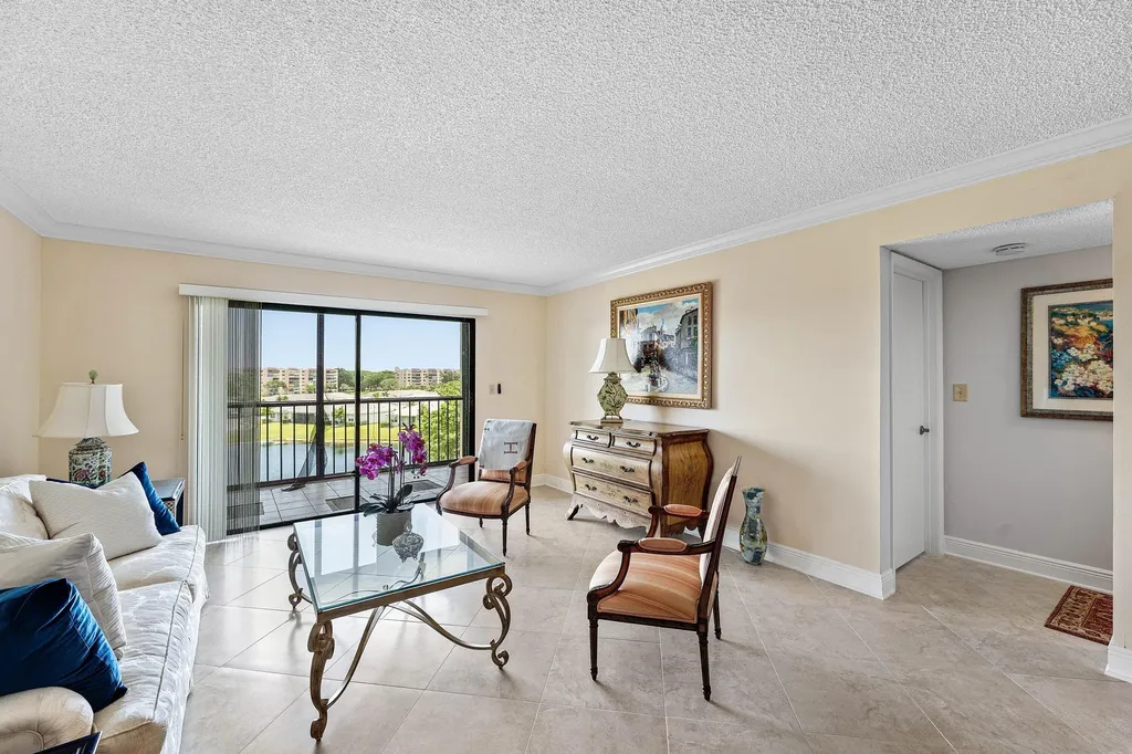 7076 Huntington Lane Delray Beach FL 33446