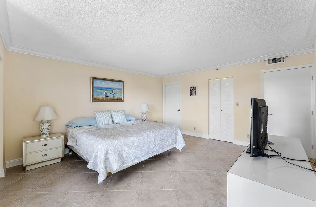 7076 Huntington Lane Delray Beach FL 33446
