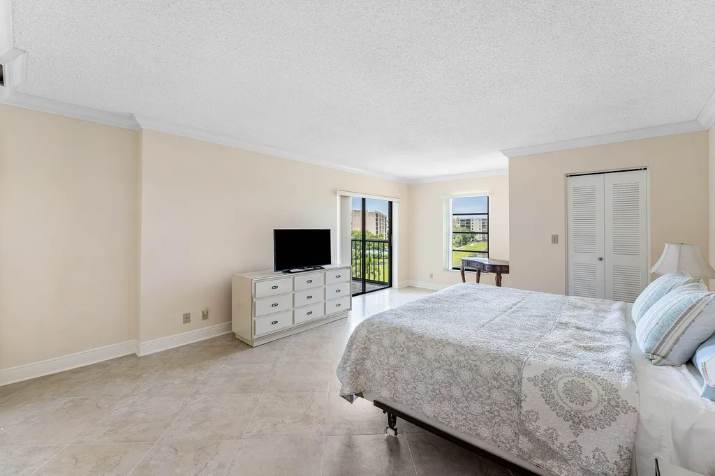 7076 Huntington Lane Delray Beach FL 33446