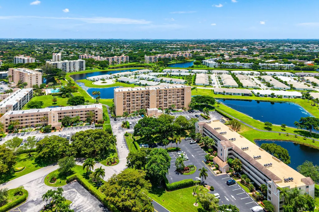 7076 Huntington Lane Delray Beach FL 33446