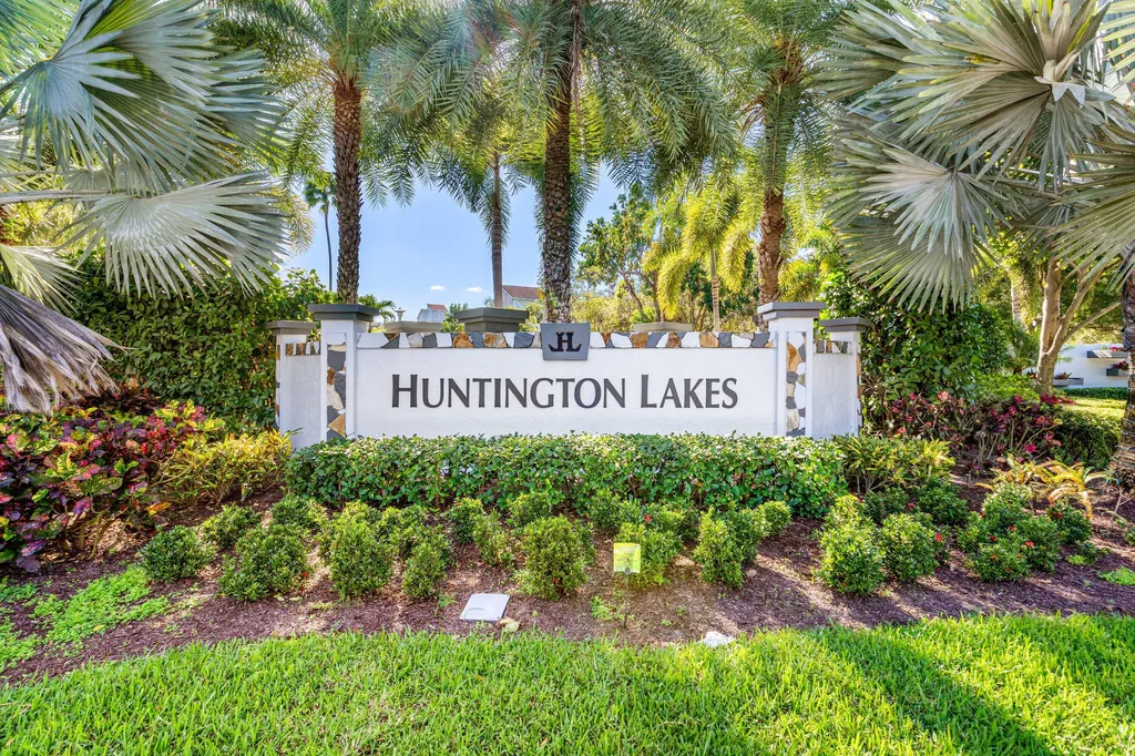 7076 Huntington Lane Delray Beach FL 33446