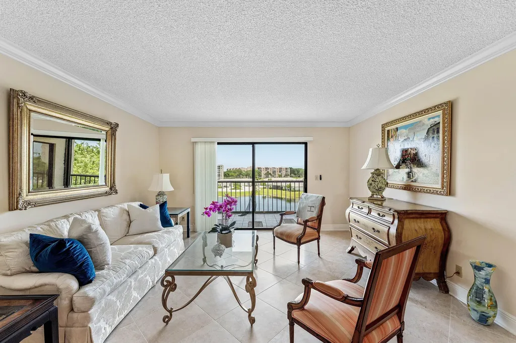 7076 Huntington Lane Delray Beach FL 33446