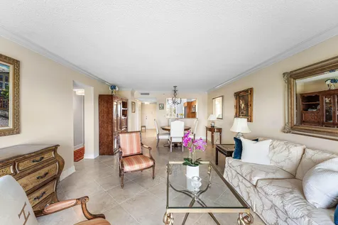 7076 Huntington Lane Delray Beach FL 33446