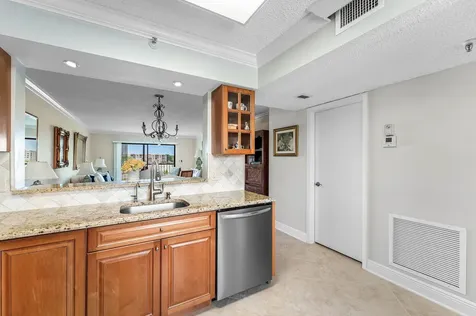 7076 Huntington Lane Delray Beach FL 33446