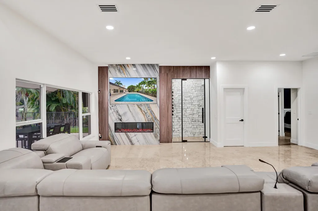 10630 Boca Woods Lane Boca Raton FL 33428