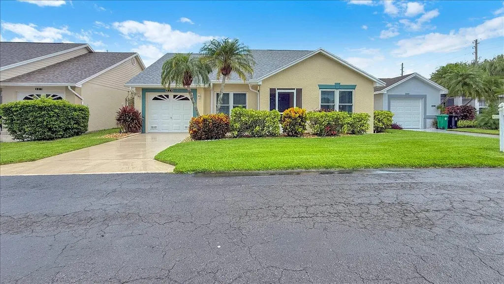 329 NW Tuscany Court Port St Lucie FL 34986