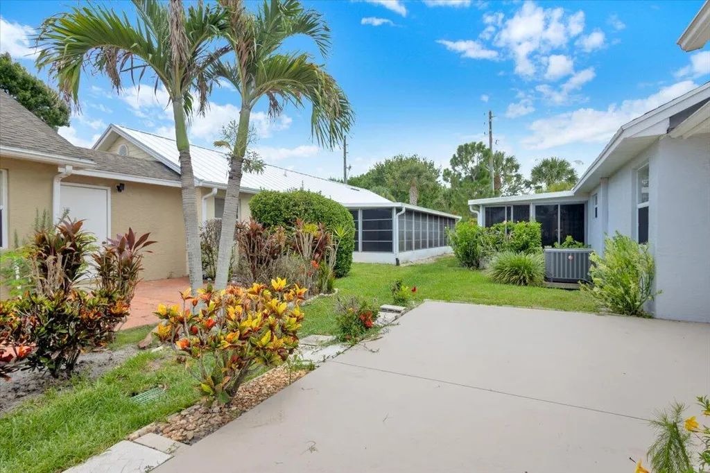 329 NW Tuscany Court Port St Lucie FL 34986