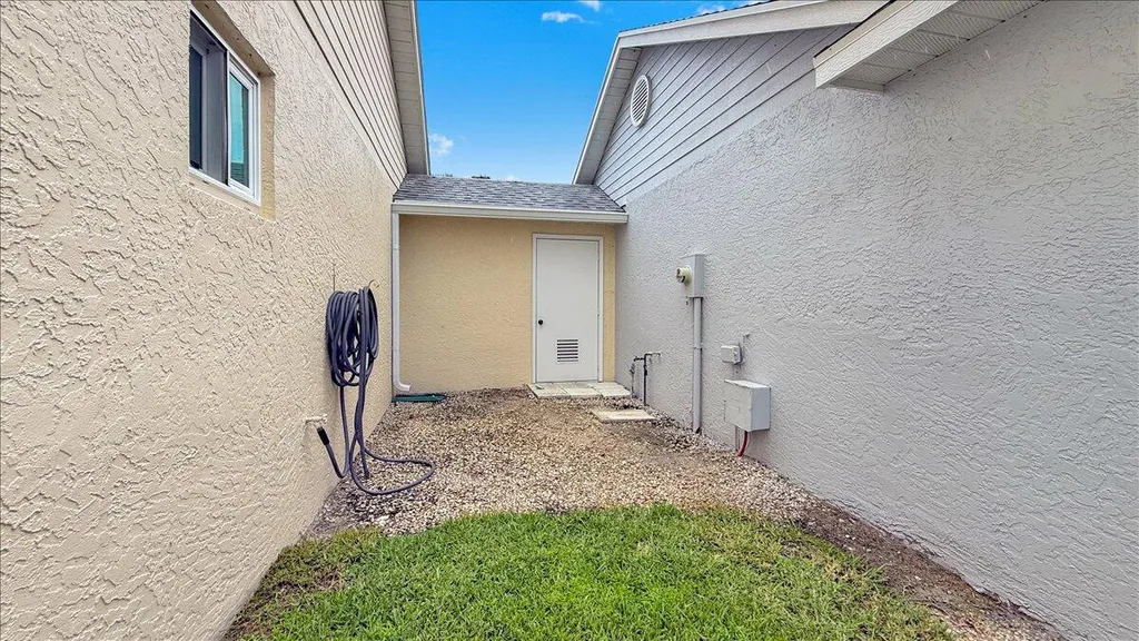 329 NW Tuscany Court Port St Lucie FL 34986