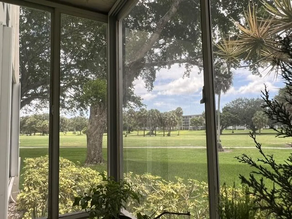 3800 Oaks Clubhouse Drive Pompano Beach FL 33069