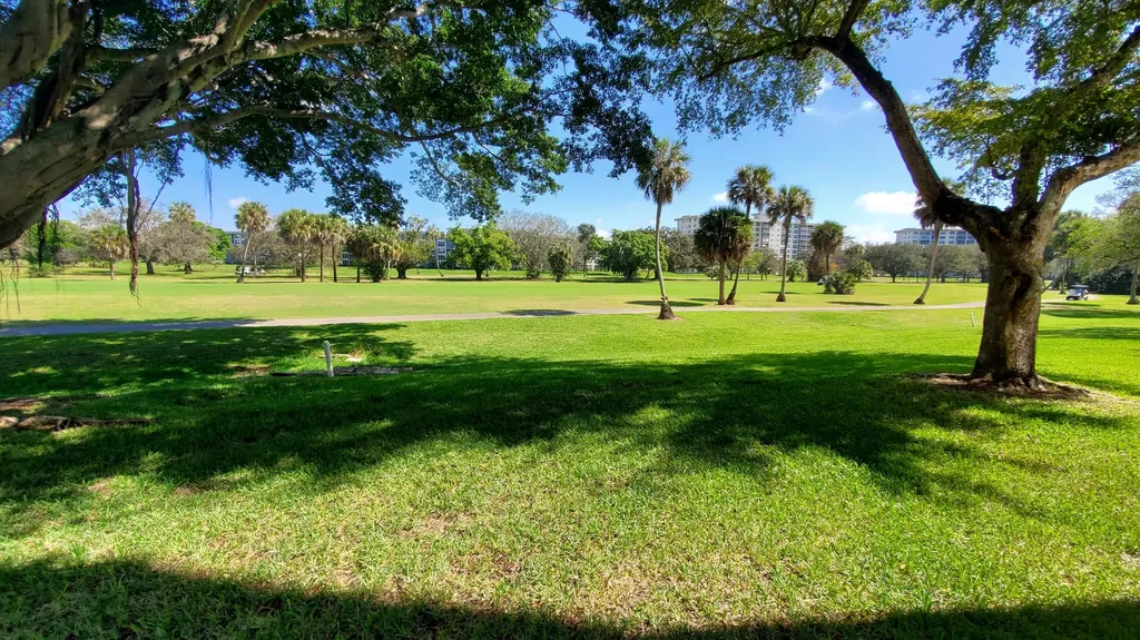 3800 Oaks Clubhouse Drive Pompano Beach FL 33069