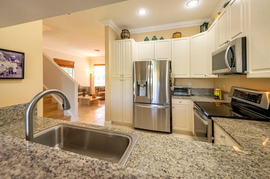 3501 Lakeside Drive Davie FL 33328