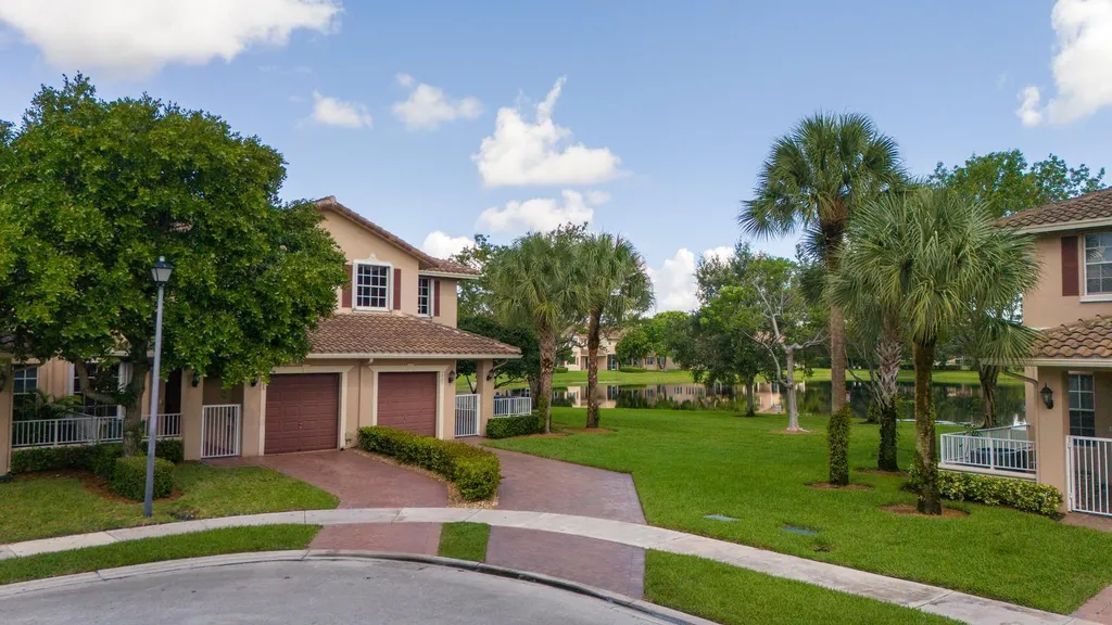 3501 Lakeside Drive Davie FL 33328
