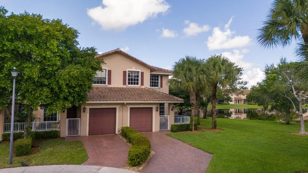 3501 Lakeside Drive Davie FL 33328