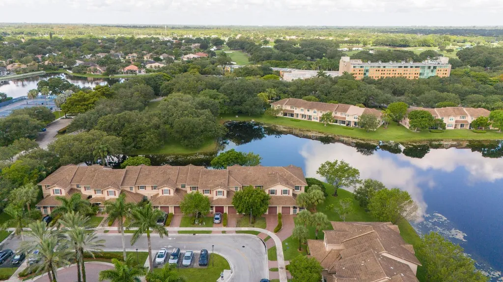3501 Lakeside Drive Davie FL 33328