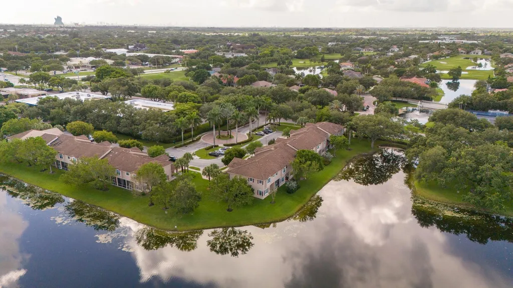 3501 Lakeside Drive Davie FL 33328