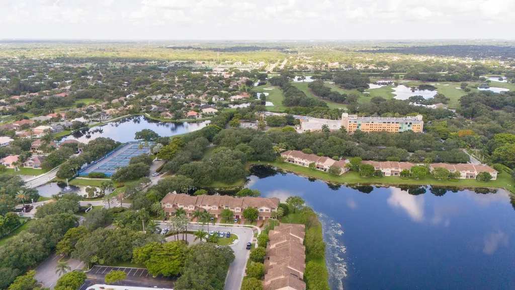 3501 Lakeside Drive Davie FL 33328