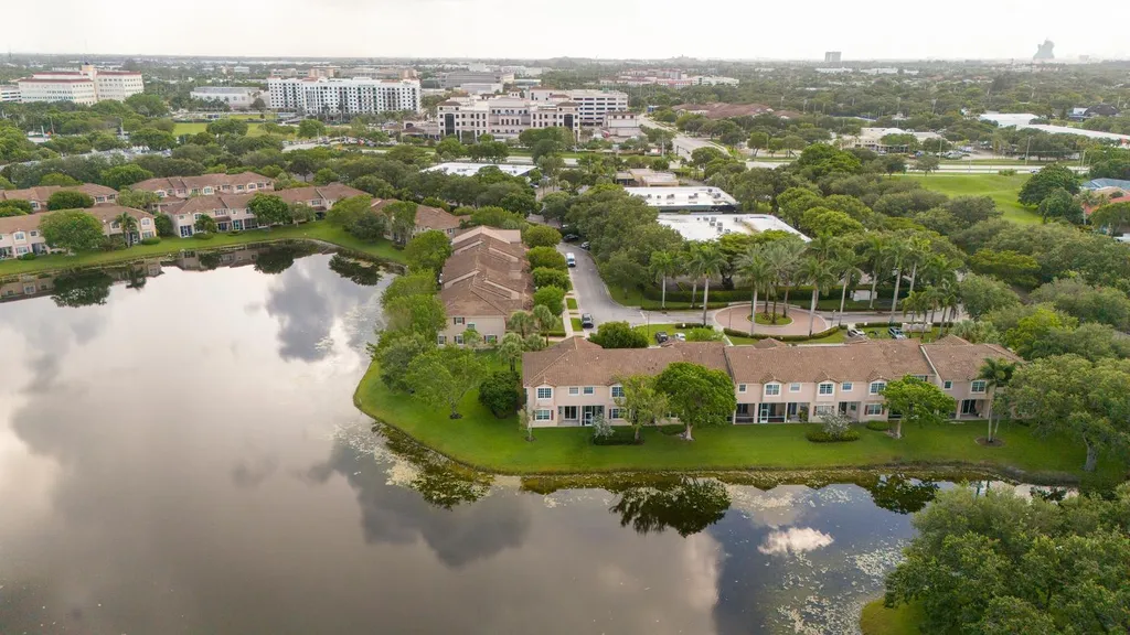 3501 Lakeside Drive Davie FL 33328