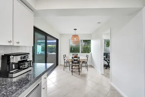 4521 NE 2nd Avenue Oakland Park FL 33334