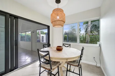 4521 NE 2nd Avenue Oakland Park FL 33334