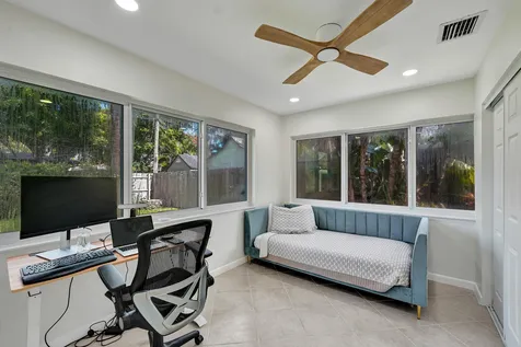 4521 NE 2nd Avenue Oakland Park FL 33334