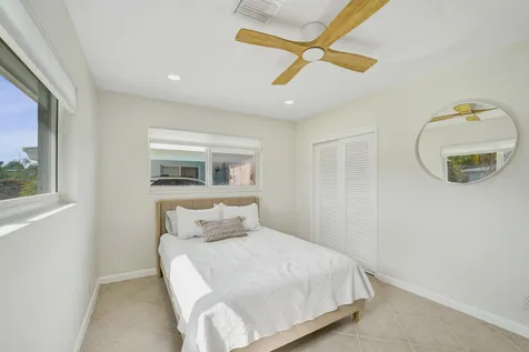 4521 NE 2nd Avenue Oakland Park FL 33334