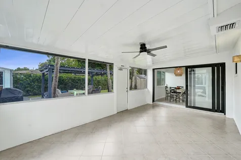 4521 NE 2nd Avenue Oakland Park FL 33334