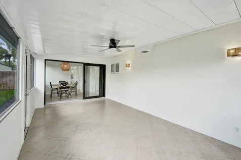 4521 NE 2nd Avenue Oakland Park FL 33334
