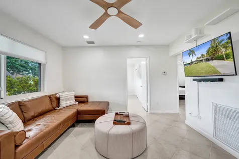 4521 NE 2nd Avenue Oakland Park FL 33334