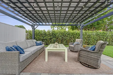 4521 NE 2nd Avenue Oakland Park FL 33334