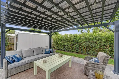 4521 NE 2nd Avenue Oakland Park FL 33334