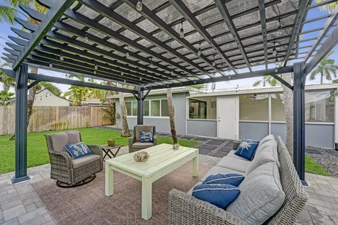 4521 NE 2nd Avenue Oakland Park FL 33334