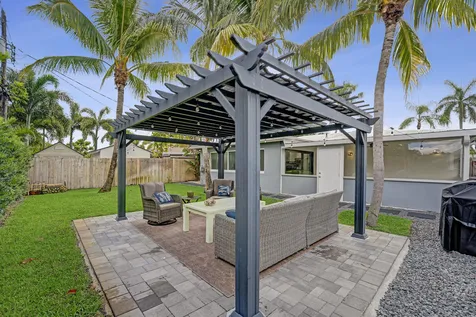 4521 NE 2nd Avenue Oakland Park FL 33334