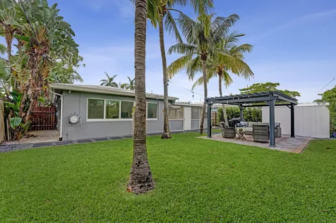 4521 NE 2nd Avenue Oakland Park FL 33334