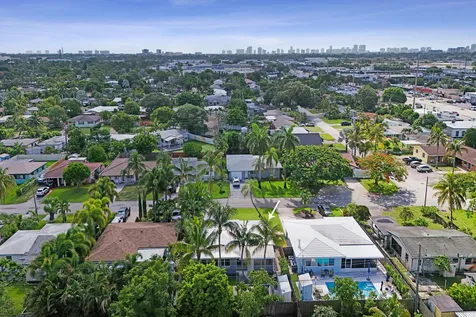 4521 NE 2nd Avenue Oakland Park FL 33334