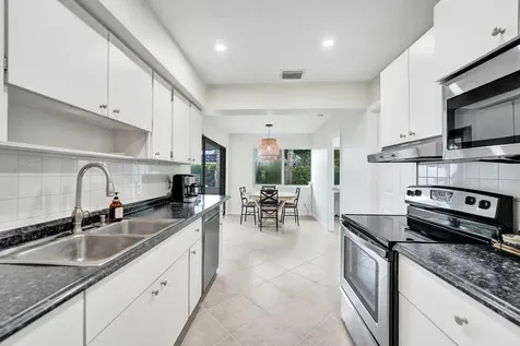 4521 NE 2nd Avenue Oakland Park FL 33334