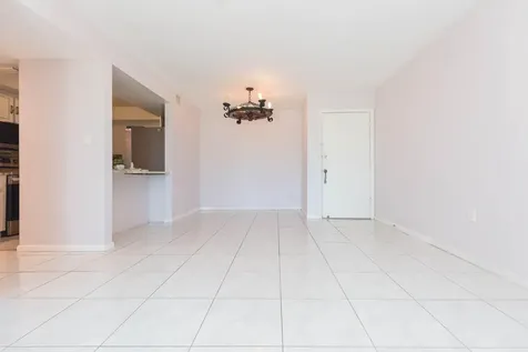 895 N Village Drive N St. Petersburg FL 33716