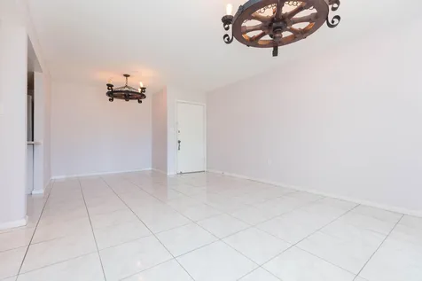 895 N Village Drive N St. Petersburg FL 33716