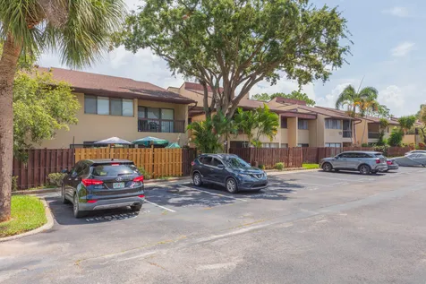 895 N Village Drive N St. Petersburg FL 33716