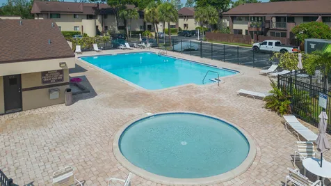 895 N Village Drive N St. Petersburg FL 33716