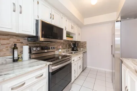 895 N Village Drive N St. Petersburg FL 33716