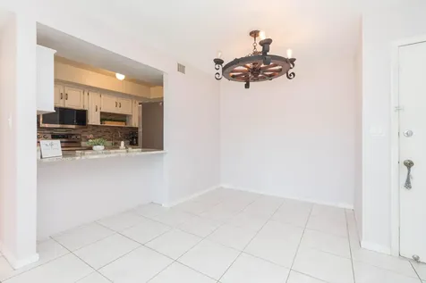 895 N Village Drive N St. Petersburg FL 33716